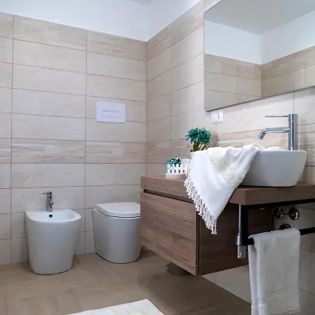 Flower House Konukevi Santo Stefano di Camastra