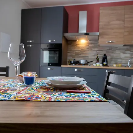 Flower House Konukevi 4*