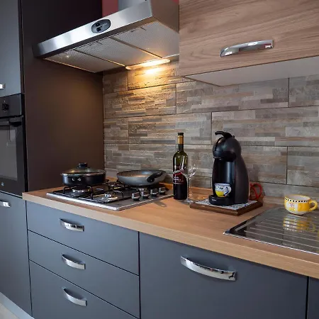 Konukevi Flower House Santo Stefano di Camastra